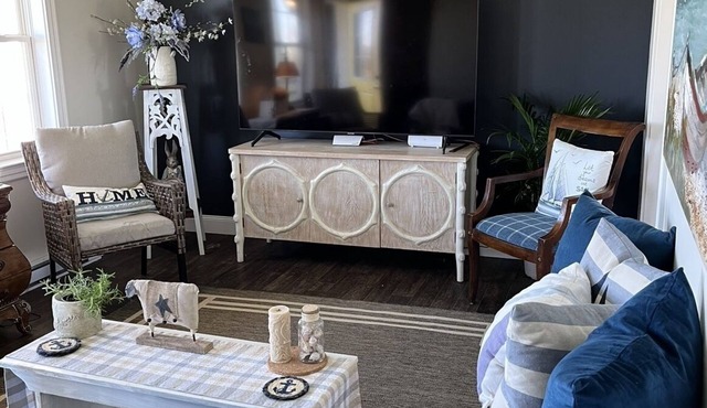 Red Cliff Cottage - Beach Front