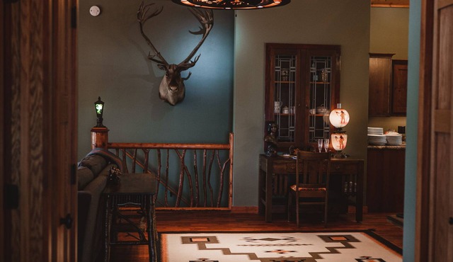 Red Cloud Point Retreat - Luxe Peninsula Escape on Lake Mohawksin