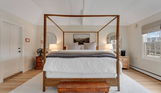 Red Clover Spacious King Suite near Killington