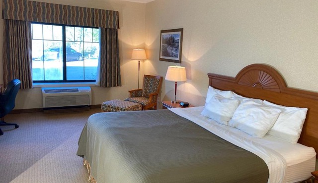 Red Coach Inn & Suites