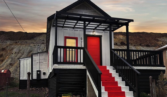 Red Door Bungalow Bisbee/Mountain Views Stay