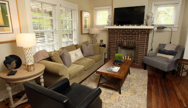 Red Door Cottage Cozy with New Renovations to this Midtown Charmer