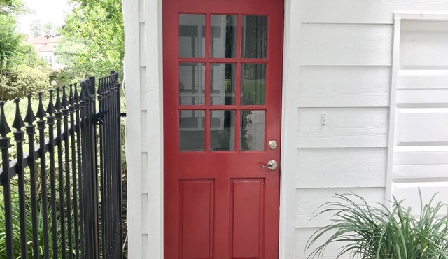 Red Door In The Woods Guest House