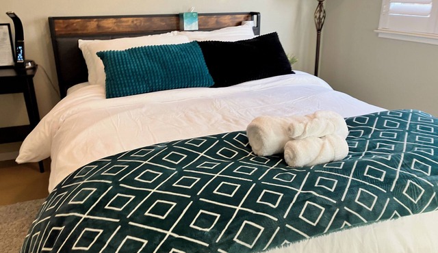 Red Door Suite - Private Entry