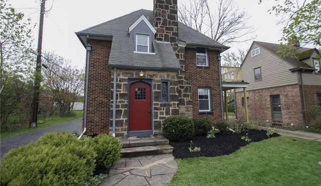 Red Door Tudor in Historic Newport Glen/Mill Creek Park