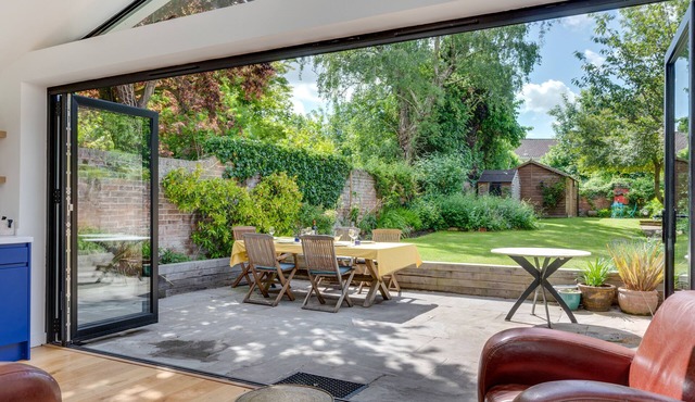 Red Doors - Five Bedroom House, Sleeps 9