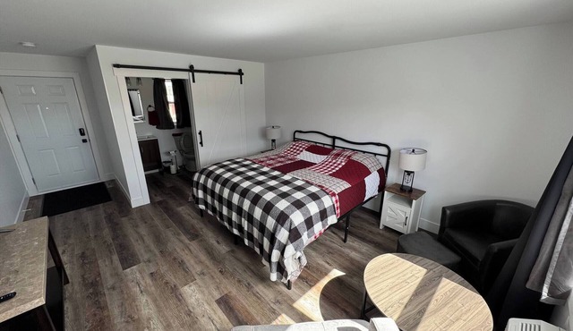 Red Farm Inn - Room 9