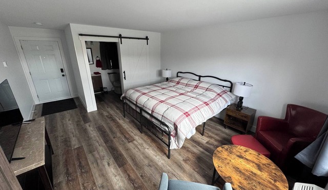 Red Farm Inn - Room 7