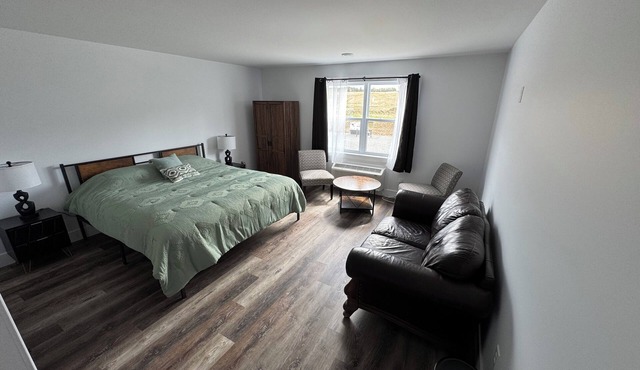 Red Farm Inn - Room 12