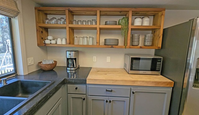 Red Fir 20 - Cabin + ADU, SHARC, Hot Tub, A/C, Bikes
