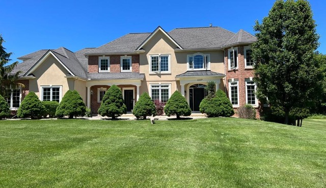 RED FOX RUN HIDEAWAY