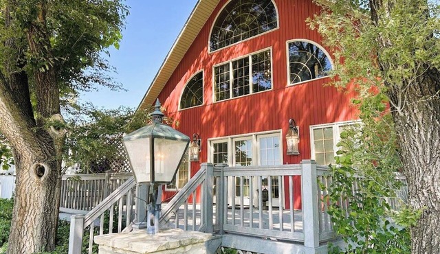 Red Haven Retreat - County Lake & Park
