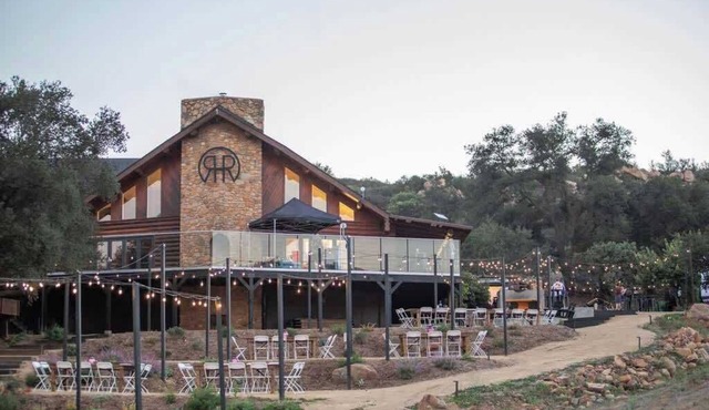 Red Hawk Ridge Luxury Log Cabin Experience!