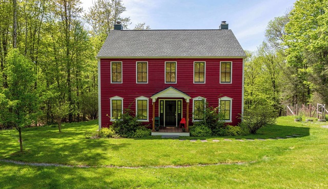 Red Hill House: Farmhouse Charm | Natural Views