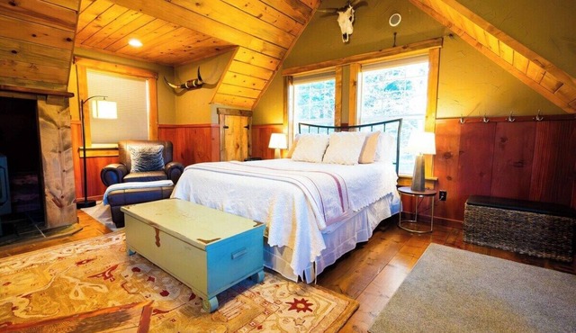 Red Hills Retreat — Upper Carriage House