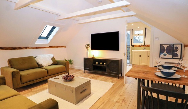 RED HOUSE COMMON VIEW, pet friendly in Newick