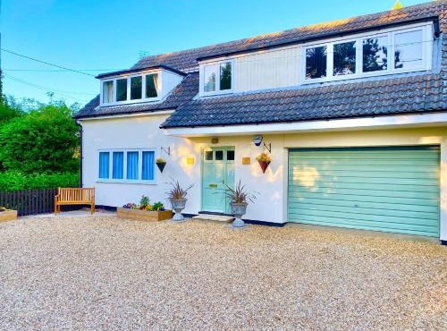 Red House Cottage - peaceful - views - walks