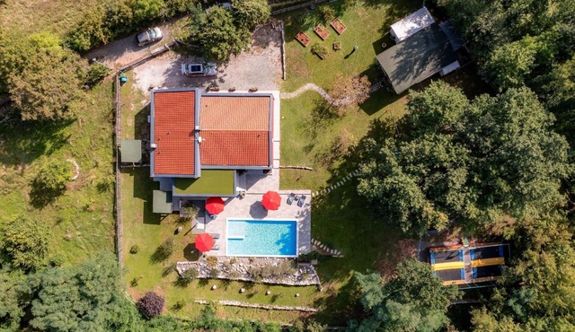 Red House Kraj Drage - A green oasis of tranquillity