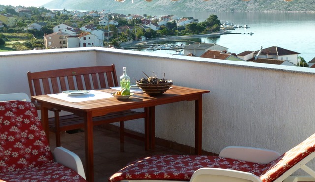 Red Jadro * apartment, 250 from the sea, with 32m2 terrace