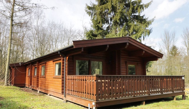 RED KITE LODGE, pet friendly in Kenwick Woods