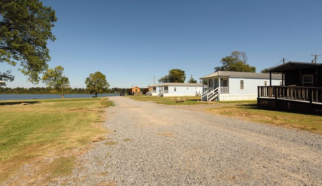 Red Leaf Cottages