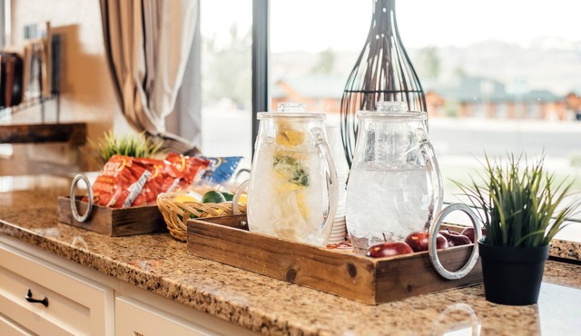Red Ledges Inn