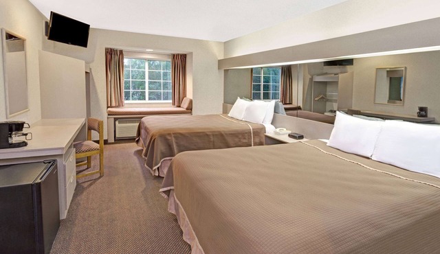 Red Lion Inn & Suites Elk Grove Village