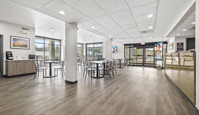 Red Lion Inn & Suites Deschutes River Bend