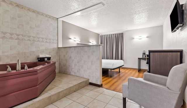 Red Lion Inn & Suites Pontoon Beach