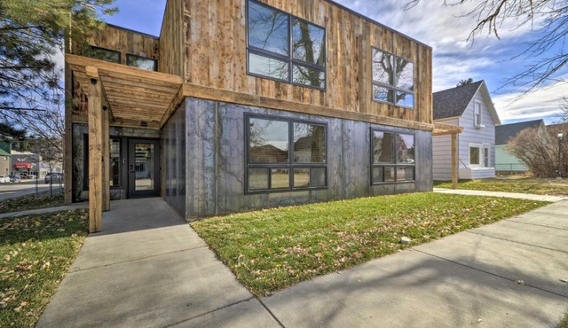 Red Lodge Townhome with Hot Tub and Fireplace!