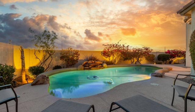 Red Mountain Family Fun with Pool, Spa, Putting Green