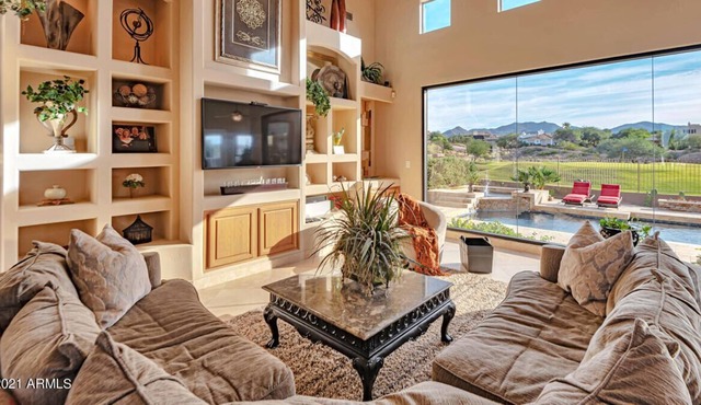 Red Mtn Resort. Backs golf Course. Private heated pool & hot tub