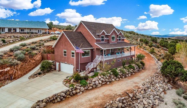 Red Ridge Vacation Rental - Near Zion and other National Parks!
