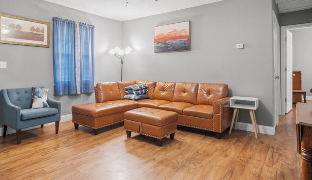 Red River Duplex - Unit 5 - 12 miles to the Gorge!