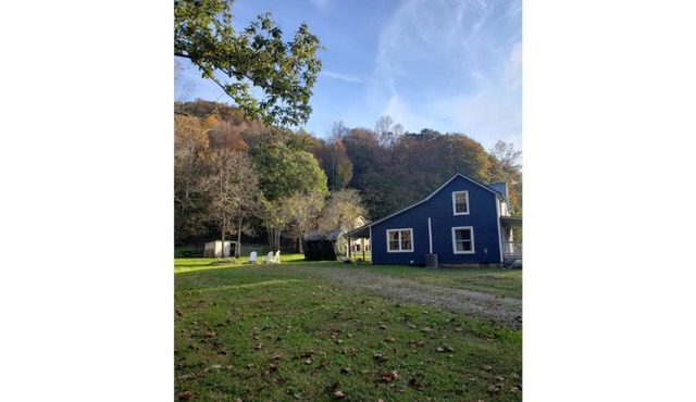 Red River Gorge Farmhouse-50 acres-wifi-pet friend