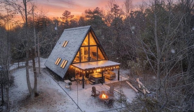 Red River Gorge Raven’s Summit Luxury HotTub WiFi