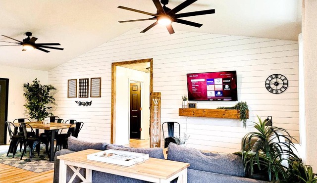 Red River Gorge Vacation Home Fiber WiFi + W/D