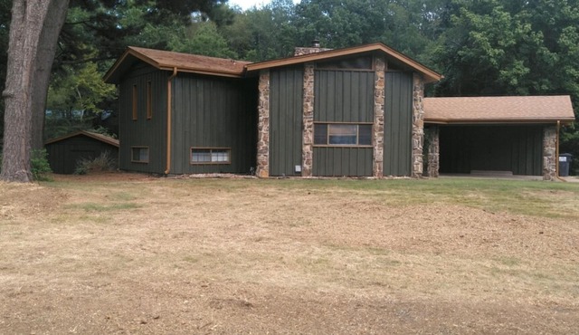 Red River Retreat - Three Bedroom House, Sleeps 12