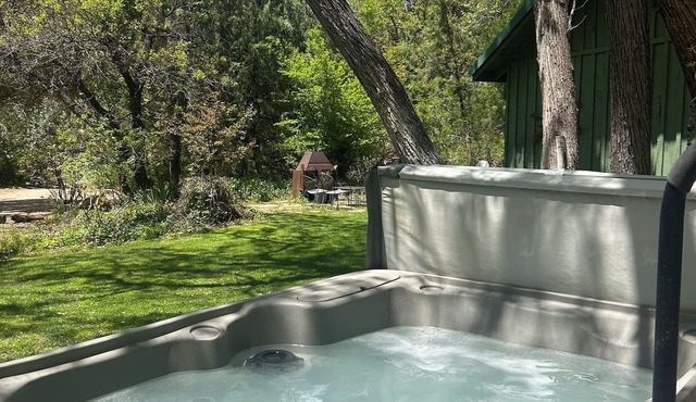 Red rock canyon views! Private. Everything you need. Artist touches abound