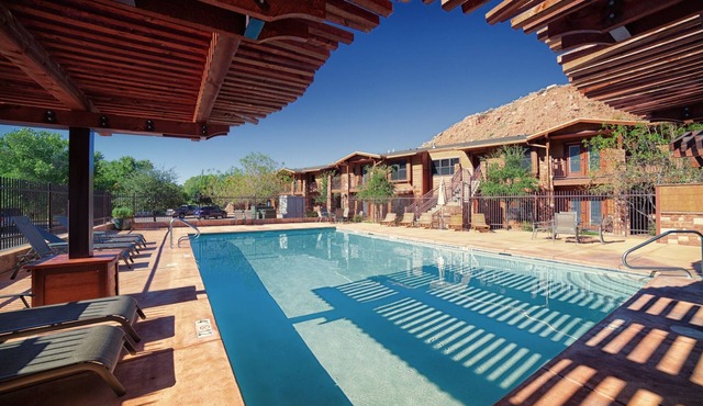 Red Rock Escape | 1 Unit | Steps from Zion National Park and Virgin River Trails