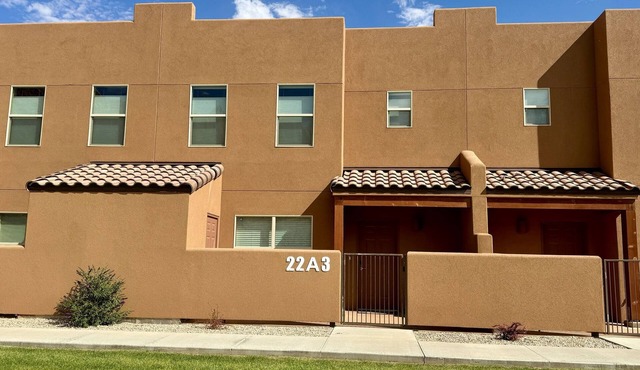 Red Rock Views! I Pool & Hot Tub I Trailer Parking I Bike Storage