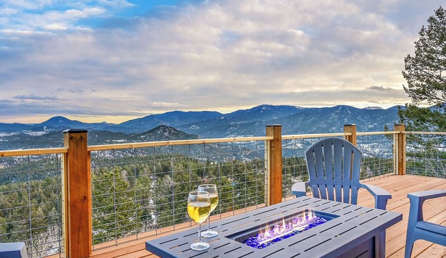 Red Rocks Retreat | 9,170ft Views + Dome + Hot tub