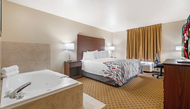 Red Roof Inn Charlestown