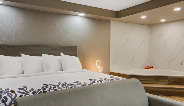 Red Roof Inn & Conference Center Chicago - Aurora/Fox Valley