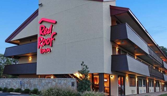 Red Roof Inn Hampton Coliseum & Convention Center