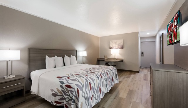 Red Roof Inn Madisonville