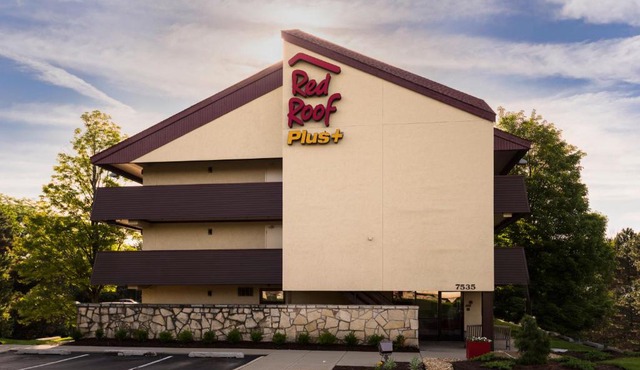 Red Roof Inn PLUS+ Chicago - Willowbrook