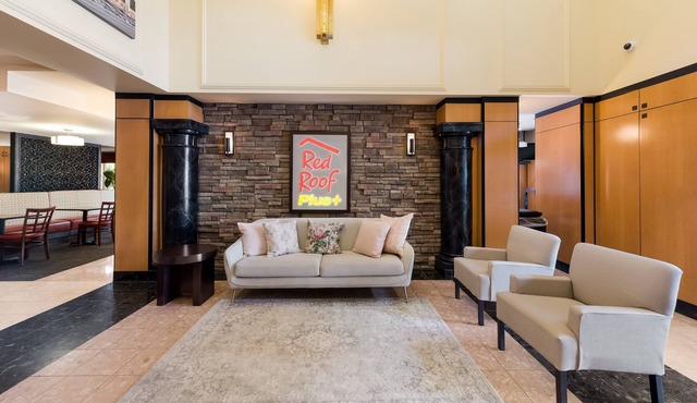 Red Roof Inn PLUS+ Columbus Downtown-Convention Center