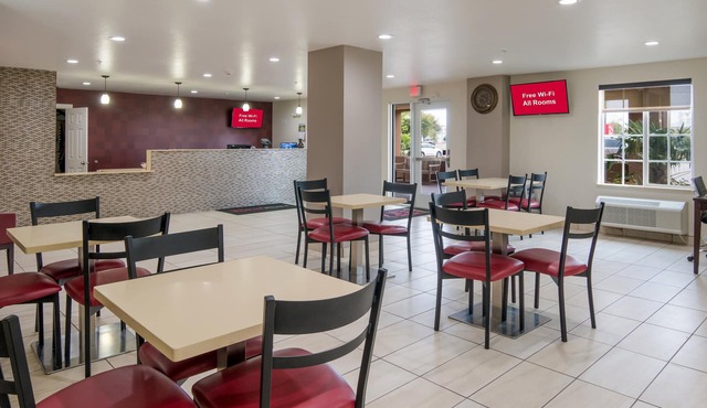 Red Roof Inn PLUS+ Fort Worth - Burleson