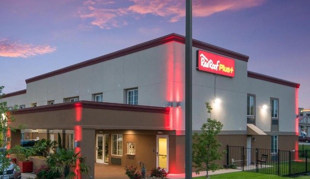 Red Roof Inn PLUS+ Fort Worth - Burleson
